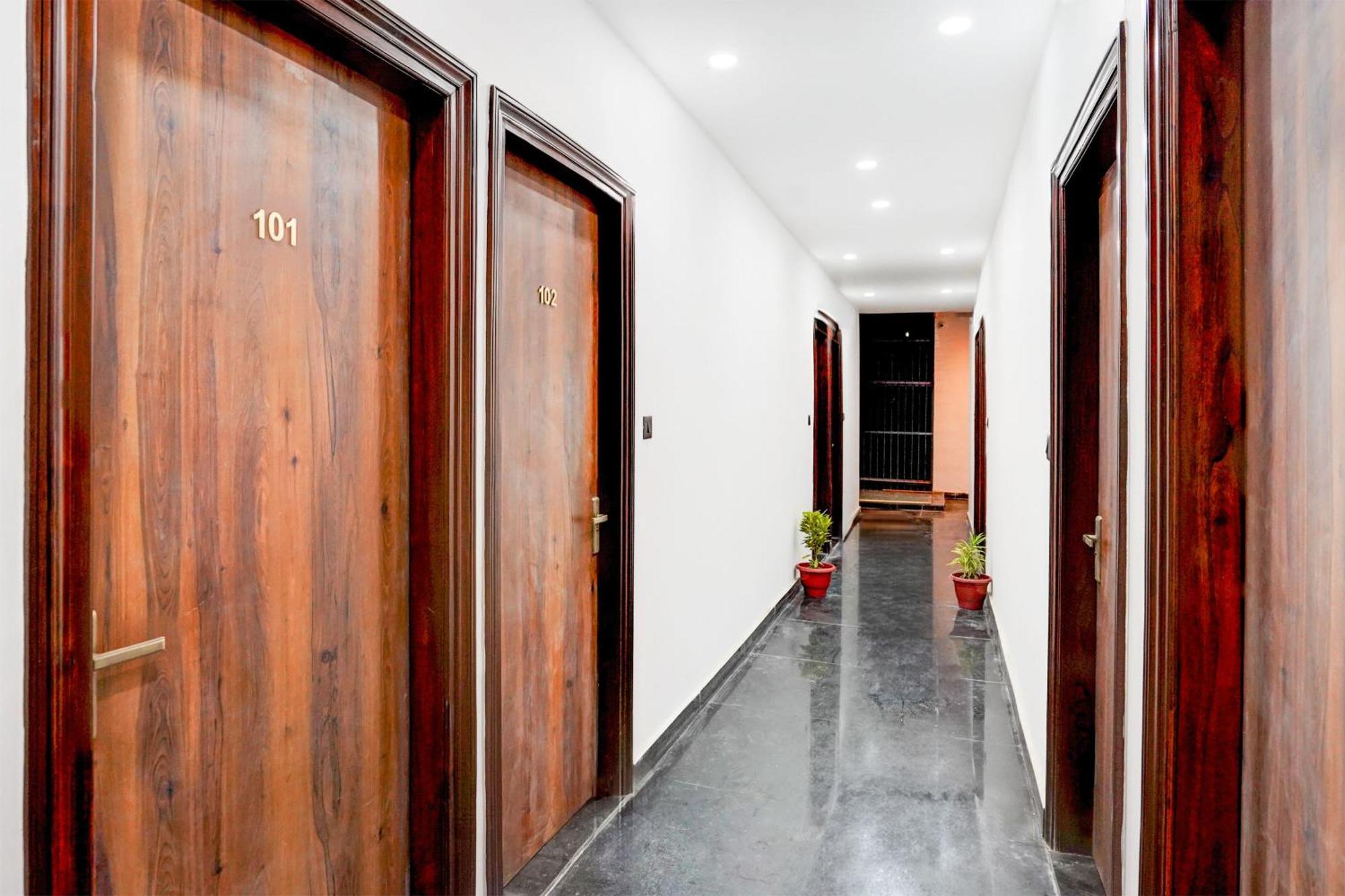 Super Collection O 63 A Noida Hotel Exterior photo
